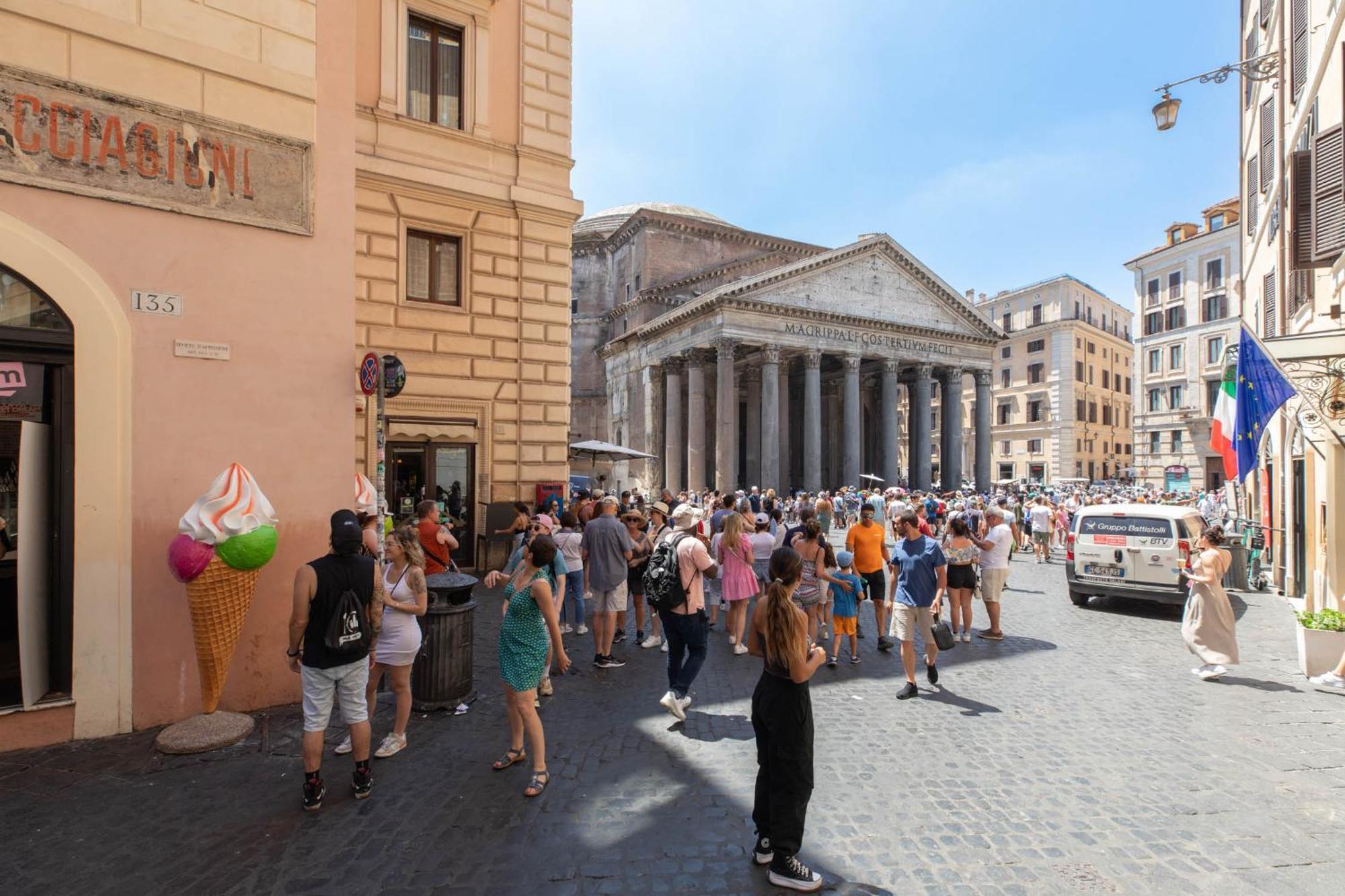 Iflat Pantheon'S Roomy And Friendly Apartment Рим Экстерьер фото